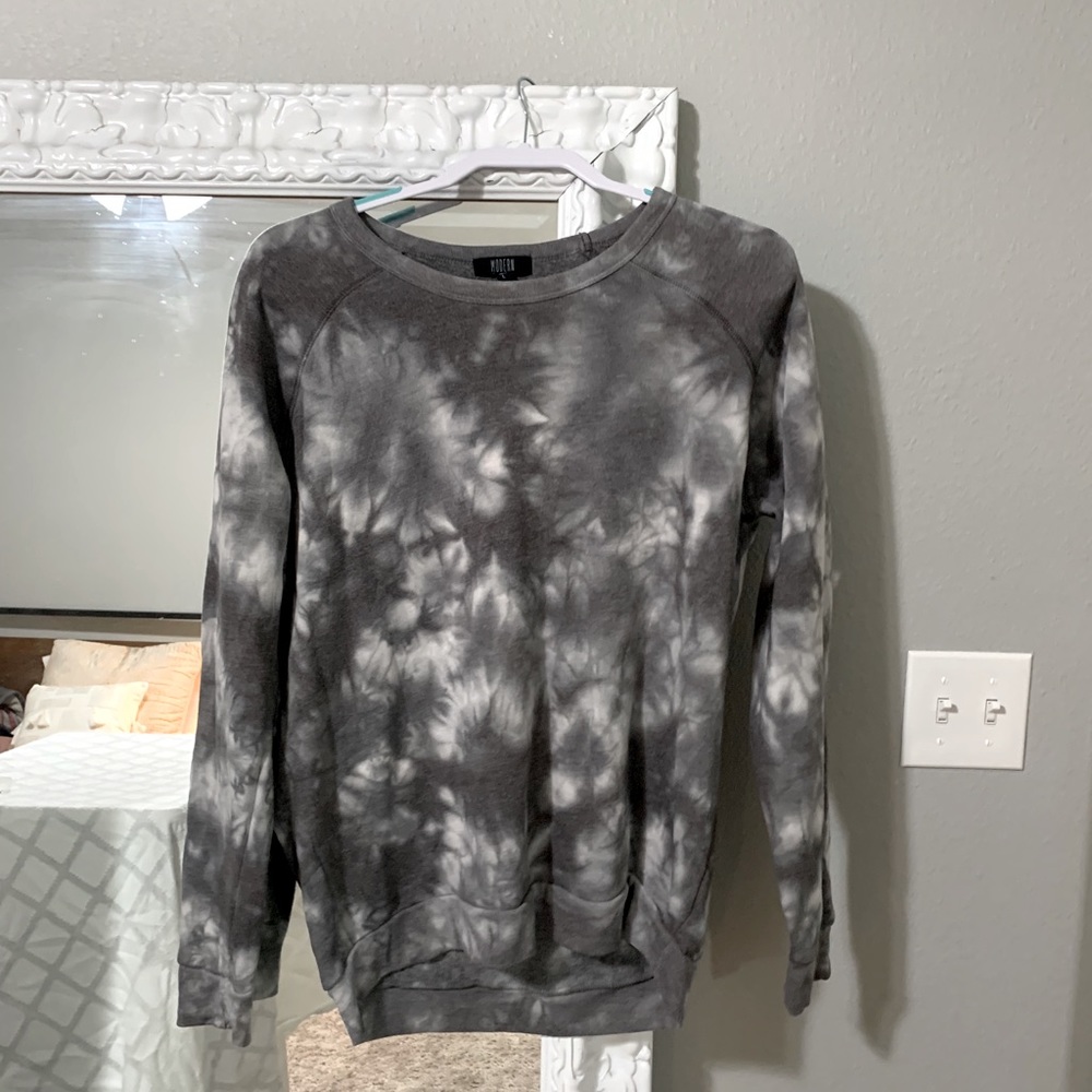 tie dye sweatshirt